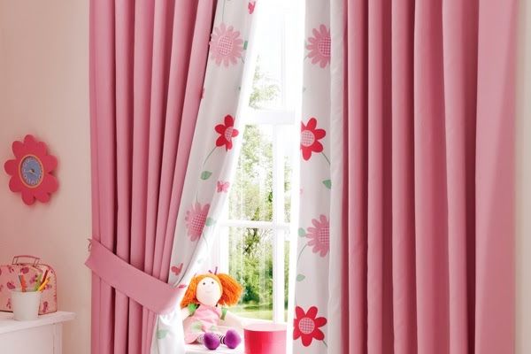 розовые шторы в детскую